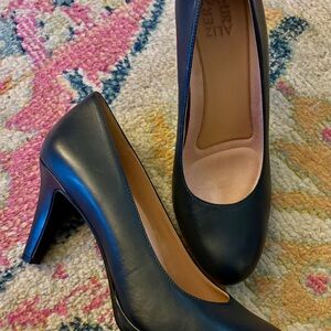 Naturalizer Classic Black Heels